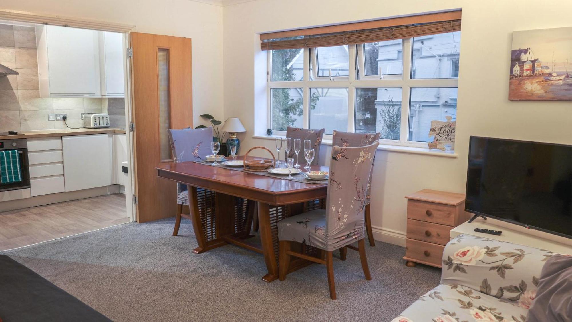 Bournemouth Beachfront Retreat 3 Bedroom 3 Bathroom Seaside B&B With Free Parking Luaran gambar