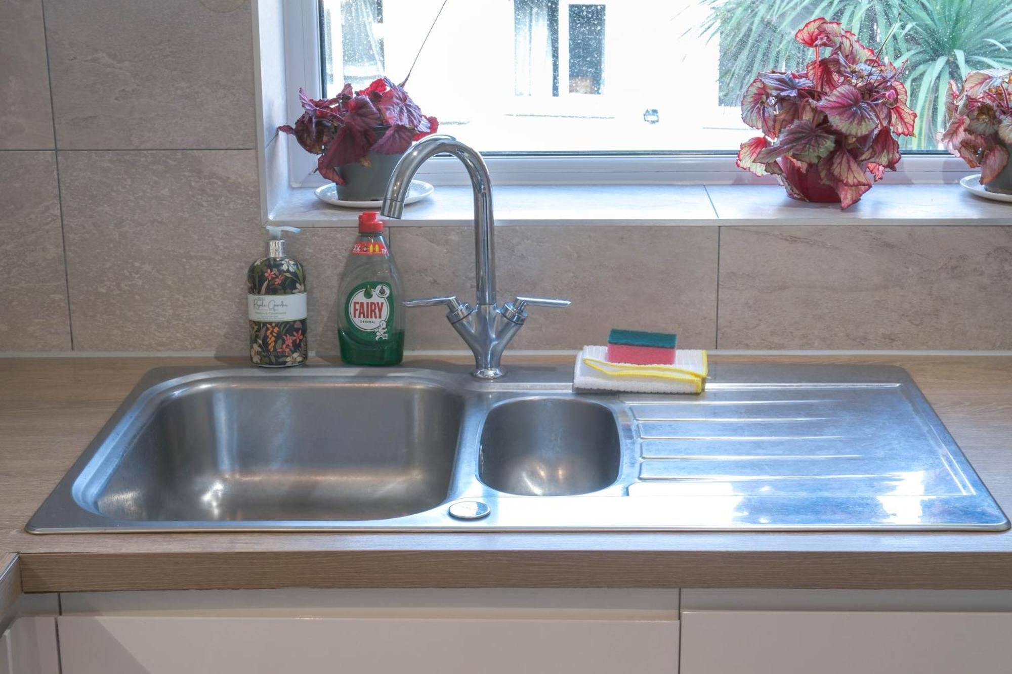 Bournemouth Beachfront Retreat 3 Bedroom 3 Bathroom Seaside B&B With Free Parking Luaran gambar